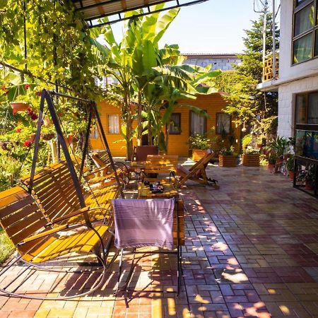 Гостевой Дом У Левы Hotel Gagra Bagian luar foto