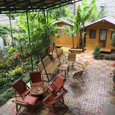 Гостевой Дом У Левы Hotel Gagra Bagian luar foto