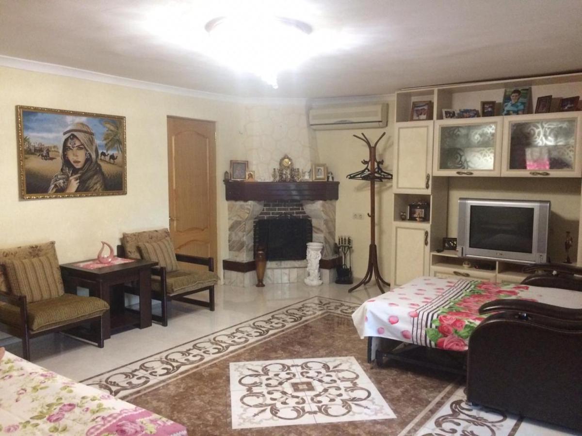 Гостевой Дом У Левы Hotel Gagra Bagian luar foto