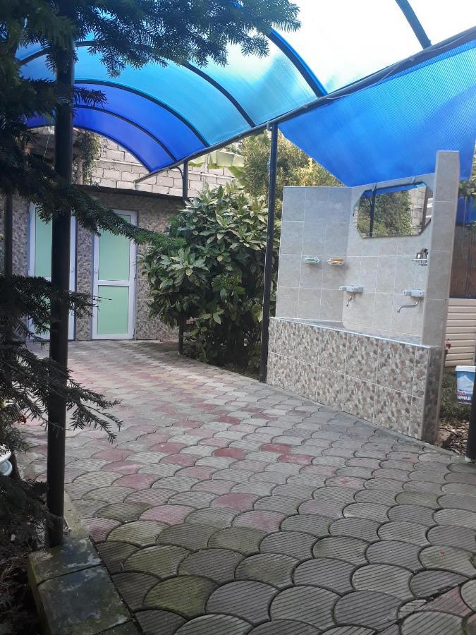 Гостевой Дом У Левы Hotel Gagra Bagian luar foto