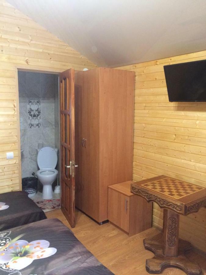 Гостевой Дом У Левы Hotel Gagra Bagian luar foto