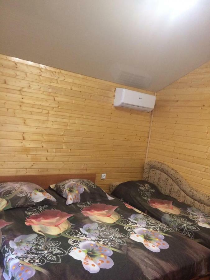 Гостевой Дом У Левы Hotel Gagra Bagian luar foto
