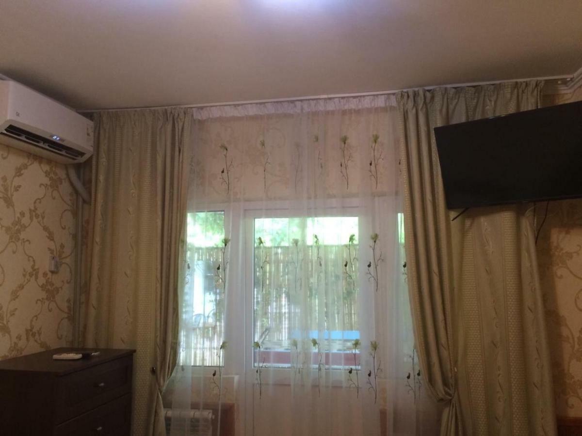 Гостевой Дом У Левы Hotel Gagra Bagian luar foto