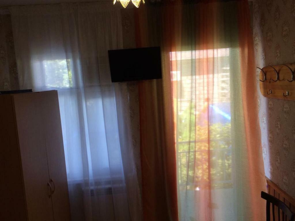 Гостевой Дом У Левы Hotel Gagra Bagian luar foto